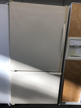 Load image into Gallery viewer, Amana Freezer on the Bottom - 9549