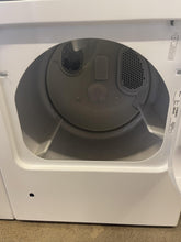 Load image into Gallery viewer, Amana Washer and Gas Dryer Set - 4947 - 3425