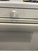 Load image into Gallery viewer, Whirlpool Gas Stove - 7875