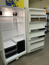 Load image into Gallery viewer, Gibson Bisque Refrigerator - 2674