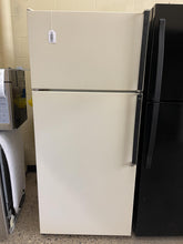 Load image into Gallery viewer, Kenmore Refrigerator - 5268