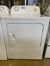 Load image into Gallery viewer, Amana Washer and Gas Dryer Set - 2937 - 3015