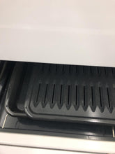 Load image into Gallery viewer, Frigidaire Gas Stove - 1581