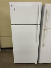 Load image into Gallery viewer, GE Refrigerator - 3800
