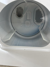 Load image into Gallery viewer, Amana Washer and Electric Dryer Set - 5492-0490