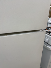 Load image into Gallery viewer, Hotpoint Refrigerator - 2906