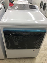 Load image into Gallery viewer, NEW Maytag Washer and Gas Dryer Set - 2730-8718