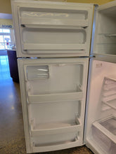 Load image into Gallery viewer, GE Refrigerator - 0512