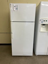 Load image into Gallery viewer, GE White Refrigerator - 9322