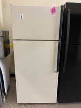 Load image into Gallery viewer, Kenmore Refrigerator - 5268