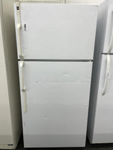 Load image into Gallery viewer, Hotpoint Refrigerator - 8359