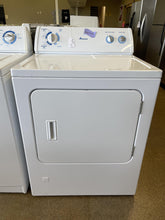Load image into Gallery viewer, Amana Washer and Gas Dryer Set - 7362 - 3157