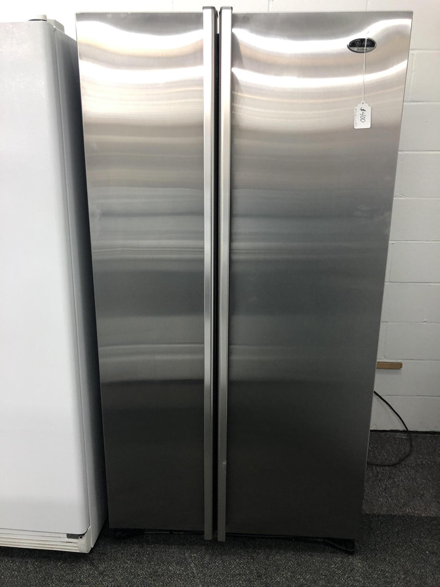 Whirlpool 28.4-cu ft Side-by-Side Refrigerator with Ice