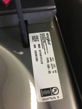 Load image into Gallery viewer, Whirlpool Washer and Gas Dryer - 8526-6640