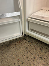 Load image into Gallery viewer, Kenmore Refrigerator - 5268