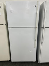 Load image into Gallery viewer, GE Refrigerator - 6231