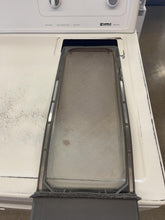 Load image into Gallery viewer, Kenmore Washer and Gas Dryer Set - 8518 - 8329