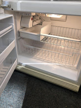 Load image into Gallery viewer, Amana Freezer on the Bottom - 9549