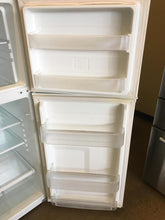 Load image into Gallery viewer, GE Refrigerator - 6202