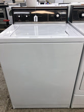 Load image into Gallery viewer, Kenmore Washer and Gas Dryer Set - 5157-0446