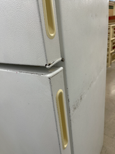 Load image into Gallery viewer, Hotpoint Refrigerator - 2906