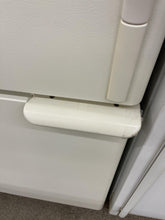 Load image into Gallery viewer, Amana Bisque Bottom Freezer Refrigerator - 8520