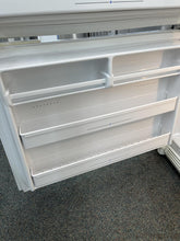 Load image into Gallery viewer, Amana Freezer on Bottom Refrigerator - 4998