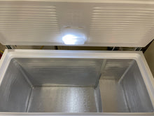 Load image into Gallery viewer, Whirlpool Chest Freezer - 5010