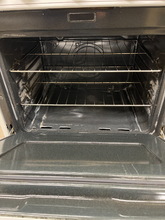 Load image into Gallery viewer, Magic Chef Gas Stove - 5627
