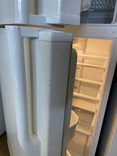 Load image into Gallery viewer, GE Refrigerator - 4046
