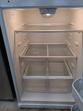 Load image into Gallery viewer, (T08568) Frigidaire Refrigerator - 8568
