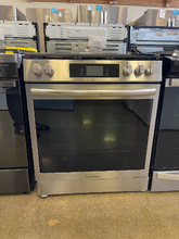 Load image into Gallery viewer, Frigidaire Stainless Gas Stove - 4015
