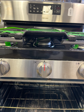 Load image into Gallery viewer, Samsung Gas Stove - 5557
