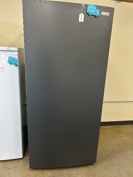 Frigidaire 20 cu ft Upright Freezer - 7262