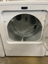 Load image into Gallery viewer, Maytag Washer and Gas Dryer Set - 6137 - 6120
