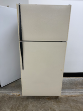Load image into Gallery viewer, (T08659) Hotpoint Refrigerator - 8659
