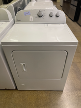 Load image into Gallery viewer, Whirlpool Washer and Gas Dryer Set - 5824 - 5822
