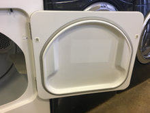 Load image into Gallery viewer, Amana Washer and Electric Dryer Set - 5429 - 5430
