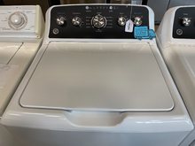 Load image into Gallery viewer, GE Washer and Gas Dryer Set - 6883 - 6882
