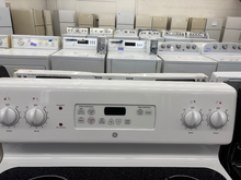 Load image into Gallery viewer, (T08684) GE Electric Stove - 8684
