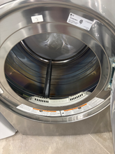 Load image into Gallery viewer, (T08935) LG Electric Dryer - 8935
