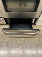 Load image into Gallery viewer, Frigidaire Electric Stove - 7578
