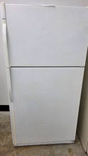Load image into Gallery viewer, (T08609) Kenmore Refrigerator - 8609
