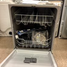 Load image into Gallery viewer, GE Black Dishwasher - T03471
