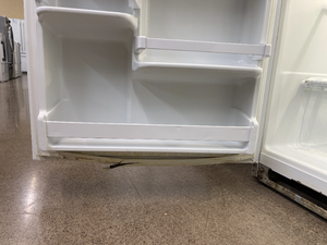 Roper Refrigerator - 5588