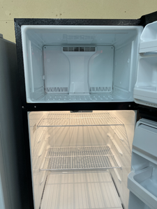 GE Black Refrigerator - 5502