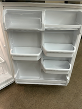 Load image into Gallery viewer, Kenmore Refrigerator - 6893
