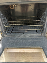 Load image into Gallery viewer, GE Gas Stove - 7381
