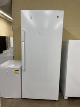 Load image into Gallery viewer, GE 21.3 cu. ft Upright Freezer - 5709
