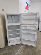 Load image into Gallery viewer, (T09017) Whirlpool Refrigerator - 9017
